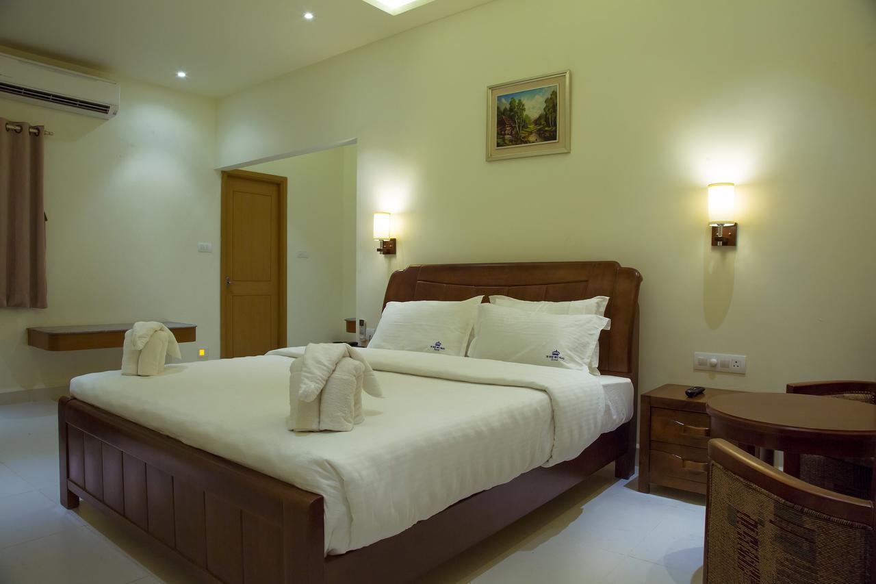 The Grand White Palace Hotel Mayiladuthurai Exterior photo